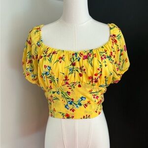 Yellow summer blouse 🌻💐